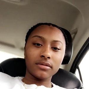 Meet your Posher, Dionna